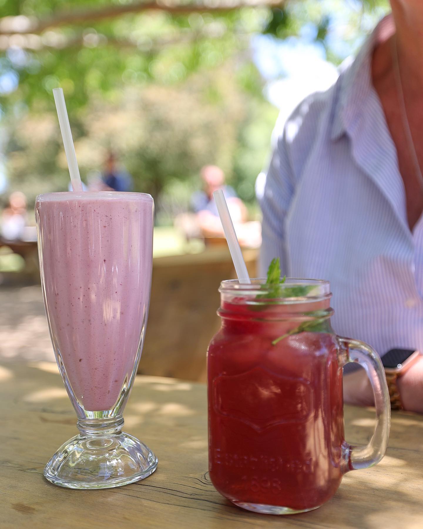Sunshine and smoothies, name a better duo ☀️🍓

Treat yourself to a spring smoothie outside on our deck or lawn whilst the sun is shining! See you soon 😋